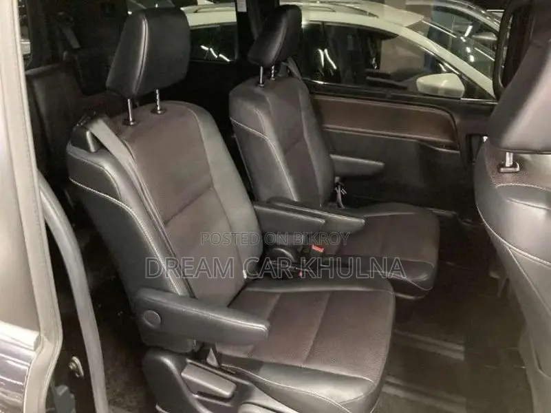 Toyota Esquire Gi Hybrid Red Dash 2021