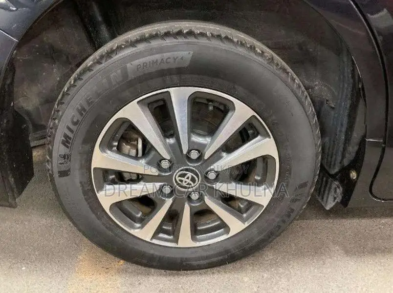 Toyota Esquire Gi Hybrid Red Dash 2021