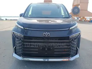Toyota Voxy s-z package non hv 2022