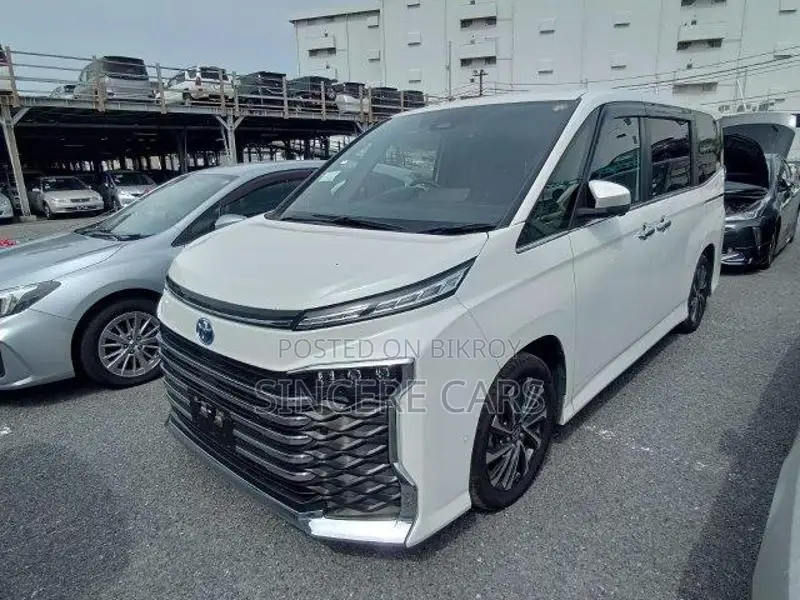 Toyota Voxy SZ PKG HYB 2023