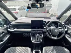 Toyota Voxy SZ PKG HYB 2023