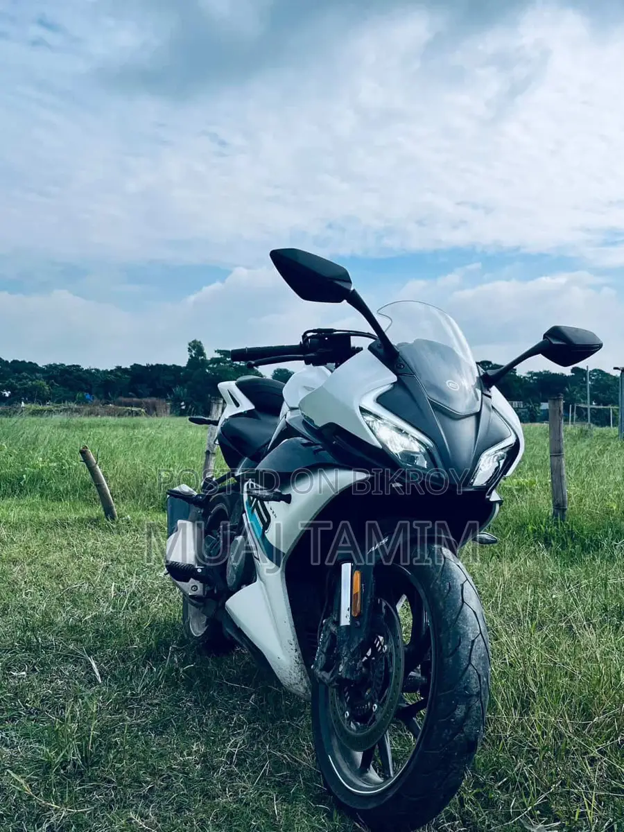 CFMoto 300SR CF MOTO SR300 2025