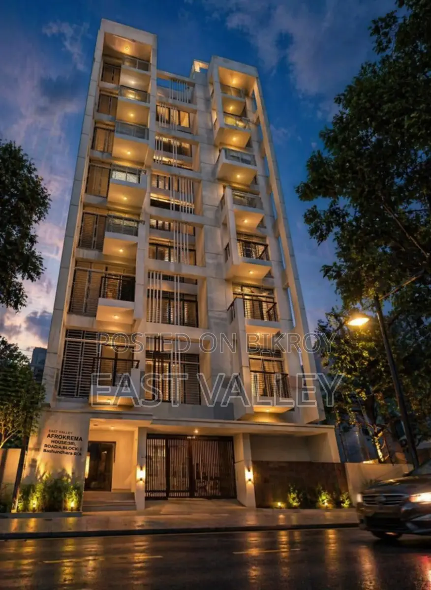 ১৫০০ বর্গফুটের প্রিমিয়াম ফ্ল্যাট বিক্রয়
