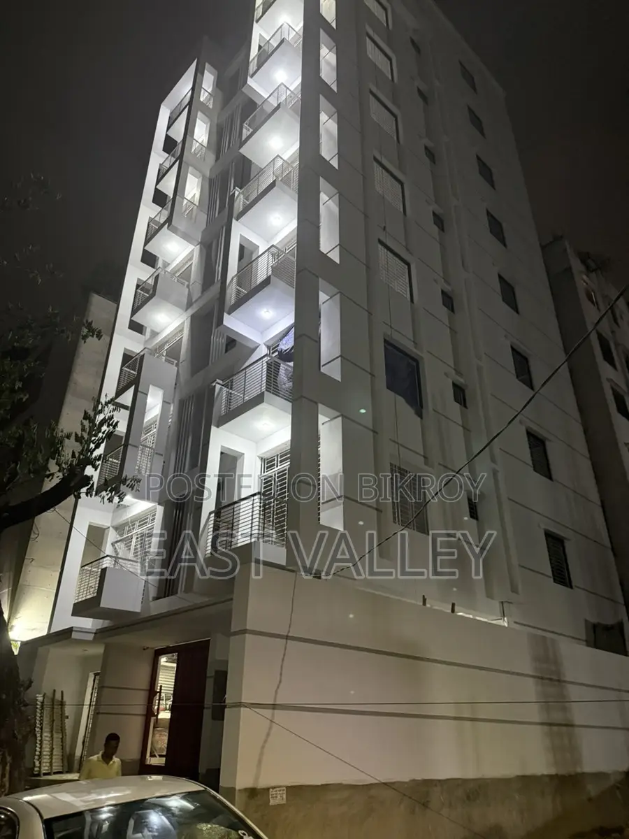 ১৫০০ বর্গফুটের প্রিমিয়াম ফ্ল্যাট বিক্রয়