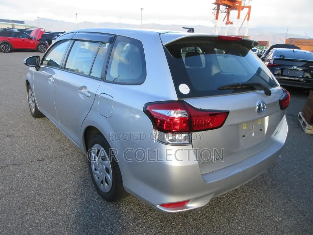 Toyota Fielder EX 2021