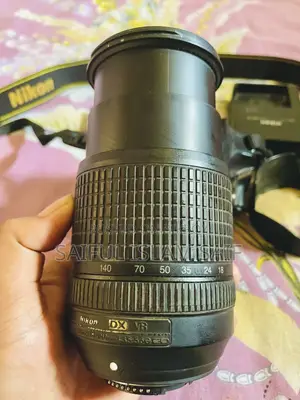 Nikon D3200 18-140 Master Zoom Lens
