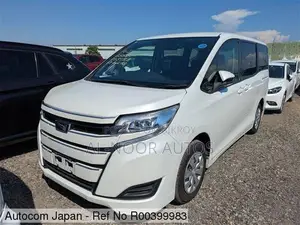 Toyota Noah Non hybrid 2021