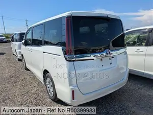 Toyota Noah Non hybrid 2021