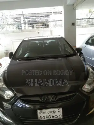 Hyundai Accent . 2012