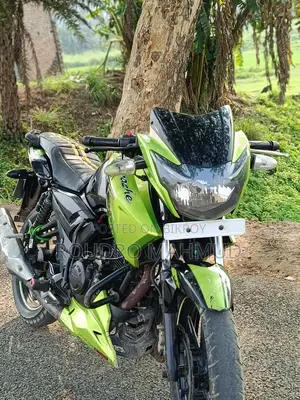 TVS APACHE RTR 150 2016