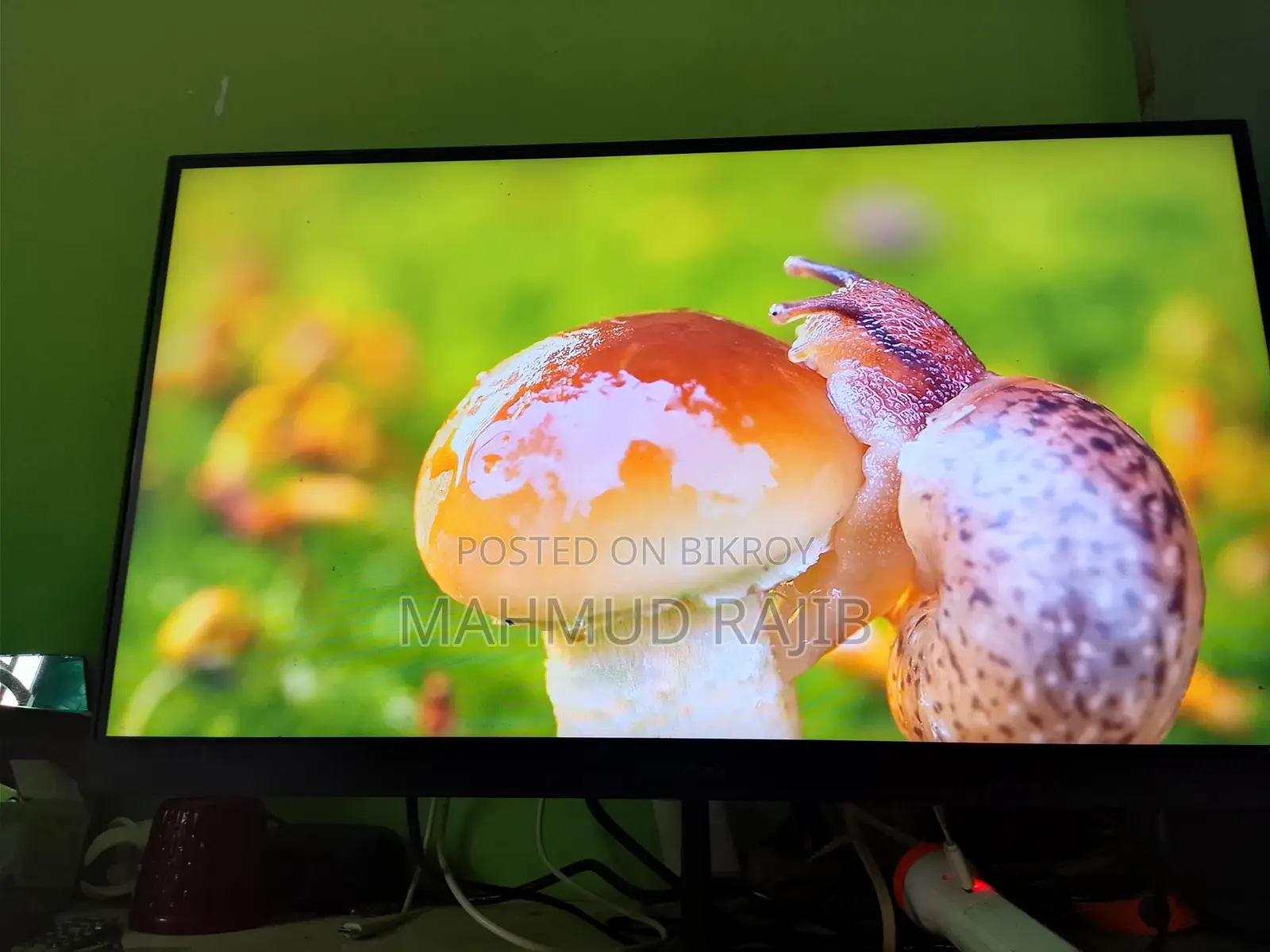 Hikvision 22" Monitor for Sale. Need Money Urgently.