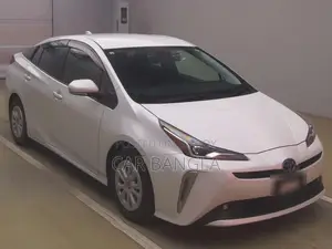 Toyota Prius S SAFETY PLUS 2021