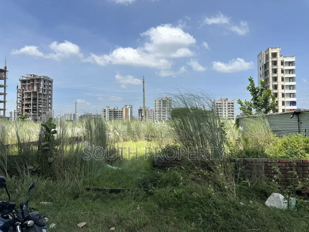 Block-M, 3-Katha, South-Face, Near 200' Road, Bashundhara R/A