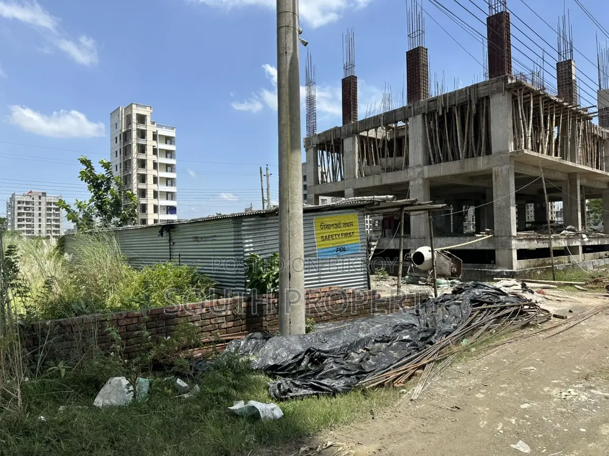 Block-M, 3-Katha, South-Face, Near 200' Road, Bashundhara R/A