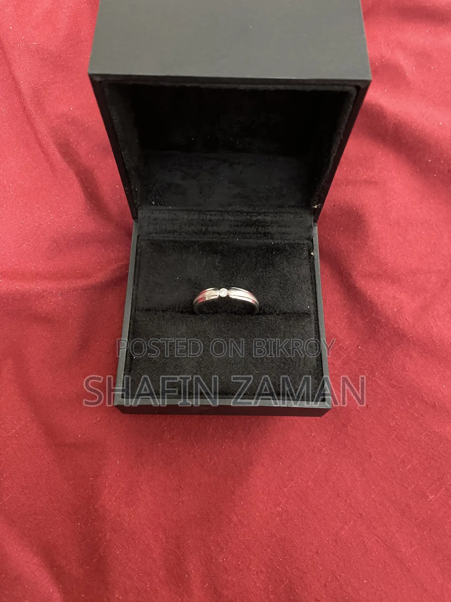 Unisex Men's & Women's platinum diamond ring