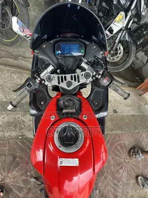 Suzuki GSX R150 ABS . 2021
