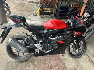 Suzuki GSX R150 ABS . 2021