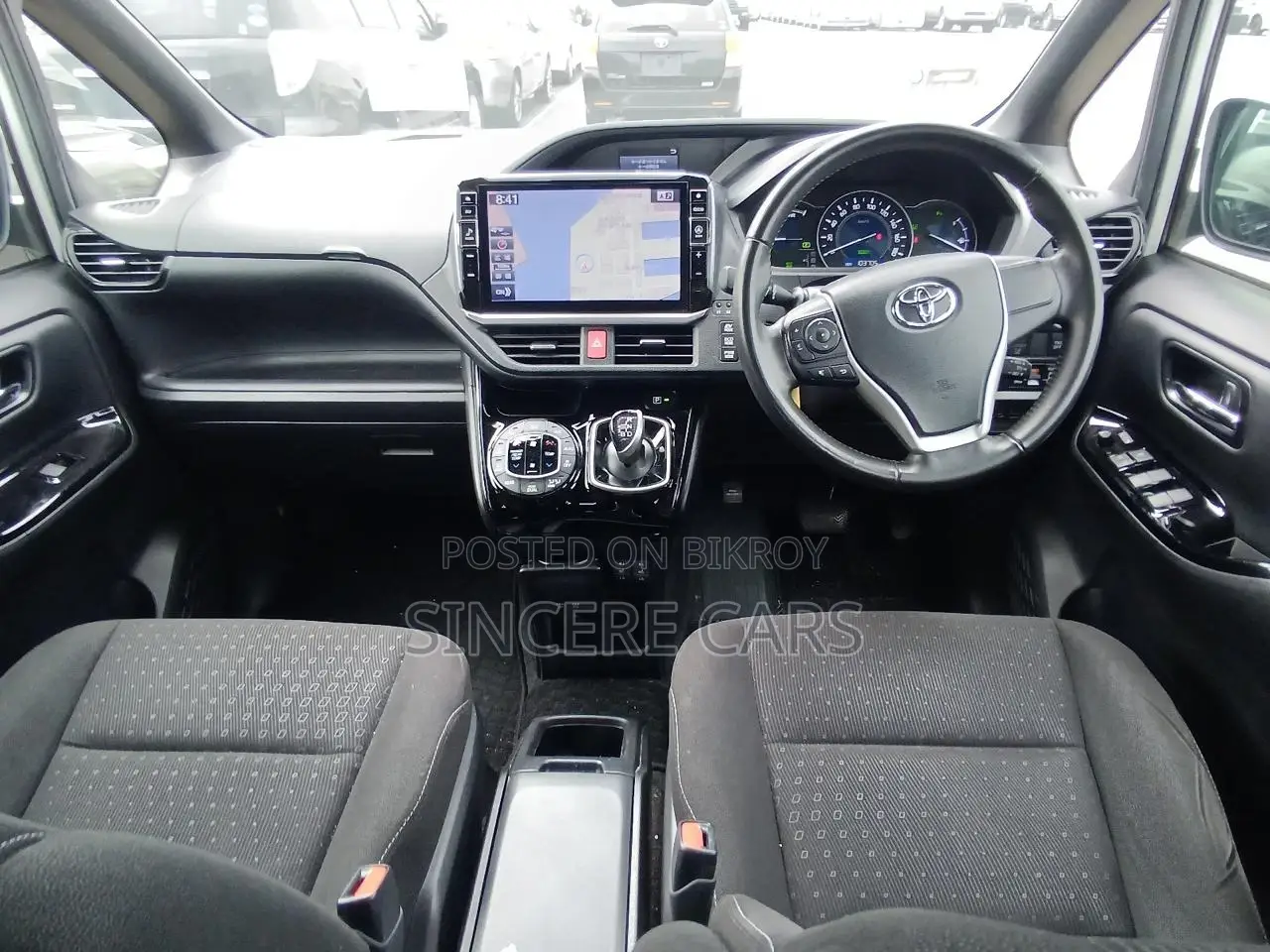Toyota Noah G PKG HYB 2021