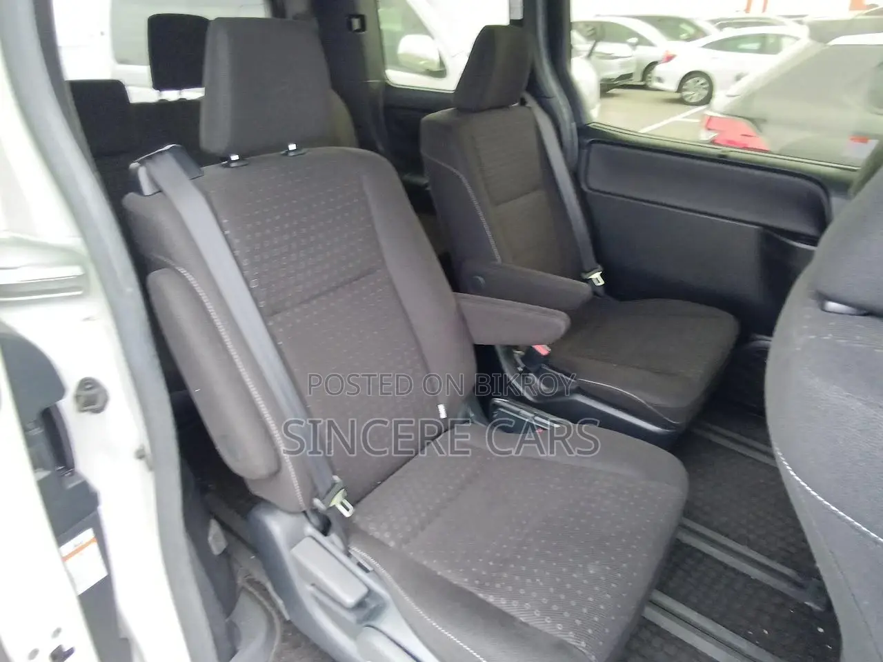 Toyota Noah G PKG HYB 2021