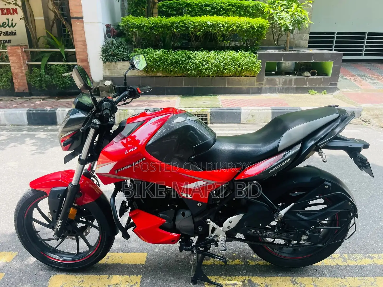 Hero Thriller 160R 2022 Red