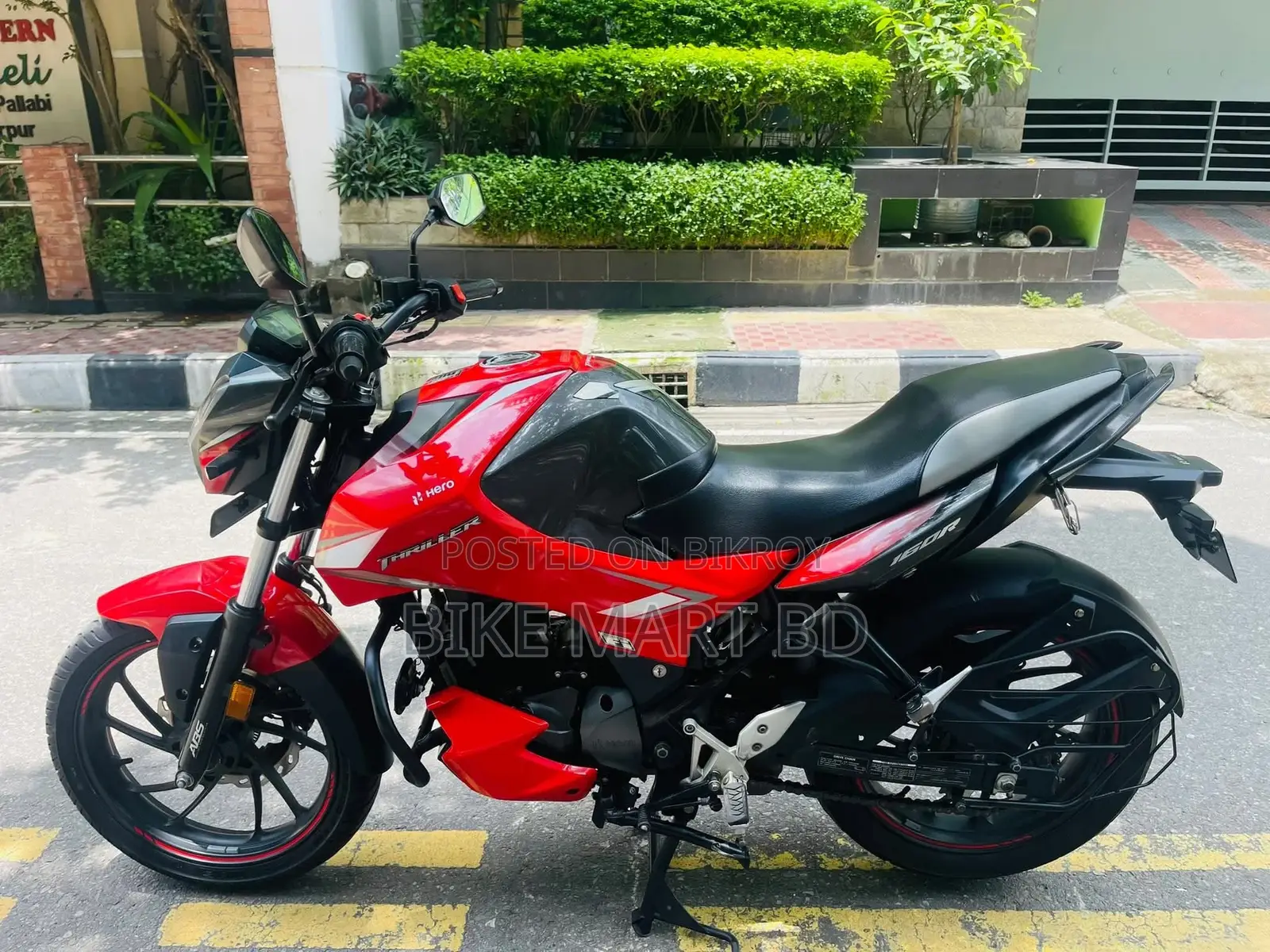 Hero Thriller 160R 2022 Red