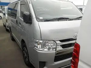 Toyota Hiace DX GL DOUBLE AC 3.5 2021