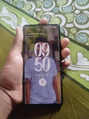 Google Pixel 6 . (Used)