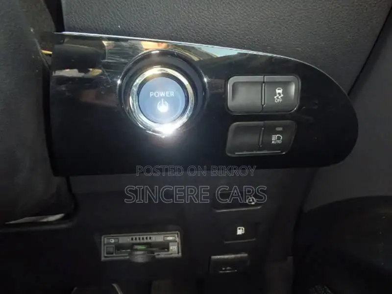 Toyota Prius PHEV S PKG 2019