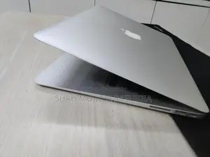 MacBook Air 2017 Core i5 Ram 8gb Ssd 256gb 5hours+++ battery back up