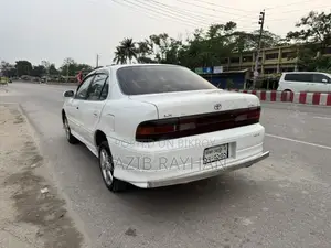 Toyota Corolla 1994 White
