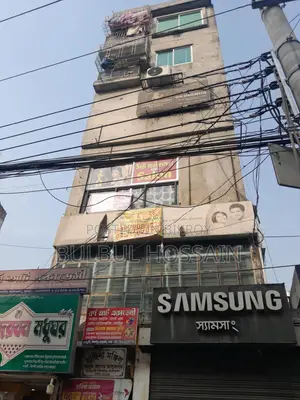 খিলগাও তালতলায় মেইন রোডের উপড় ব্যাংক/বীমা/চেম্বার/ রেষ্টুরেন্ট /অফিস ।
