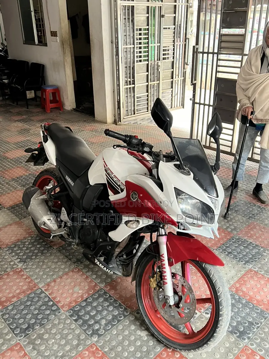 Yamaha Fazer 2011