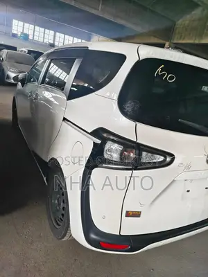 Toyota Sienta HYBRID X PACKAGE 2021