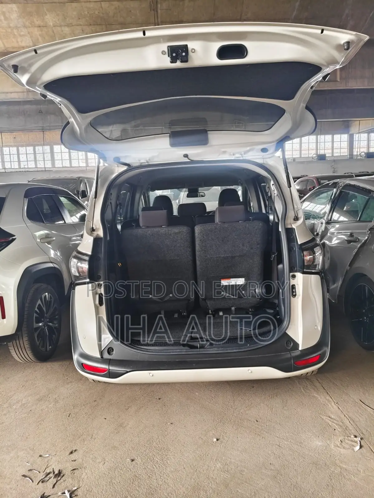 Toyota Sienta HYBRID X PACKAGE 2021