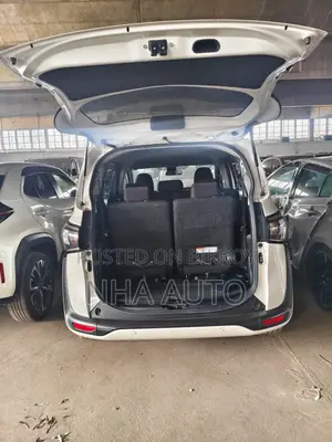 Toyota Sienta HYBRID X PACKAGE 2021