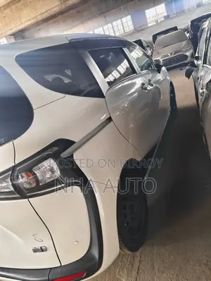 Toyota Sienta HYBRID X PACKAGE 2021