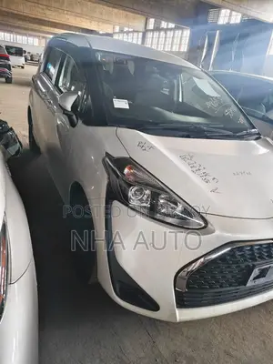 Toyota Sienta HYBRID X PACKAGE 2021