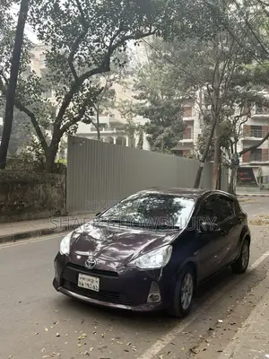 Toyota Aqua 2014 Maroon