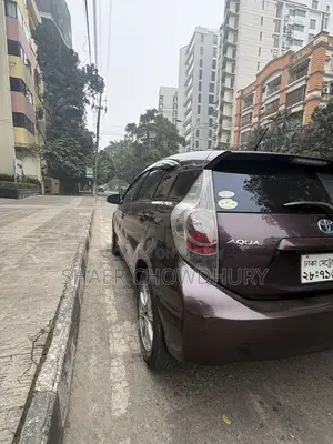 Toyota Aqua 2014 Maroon