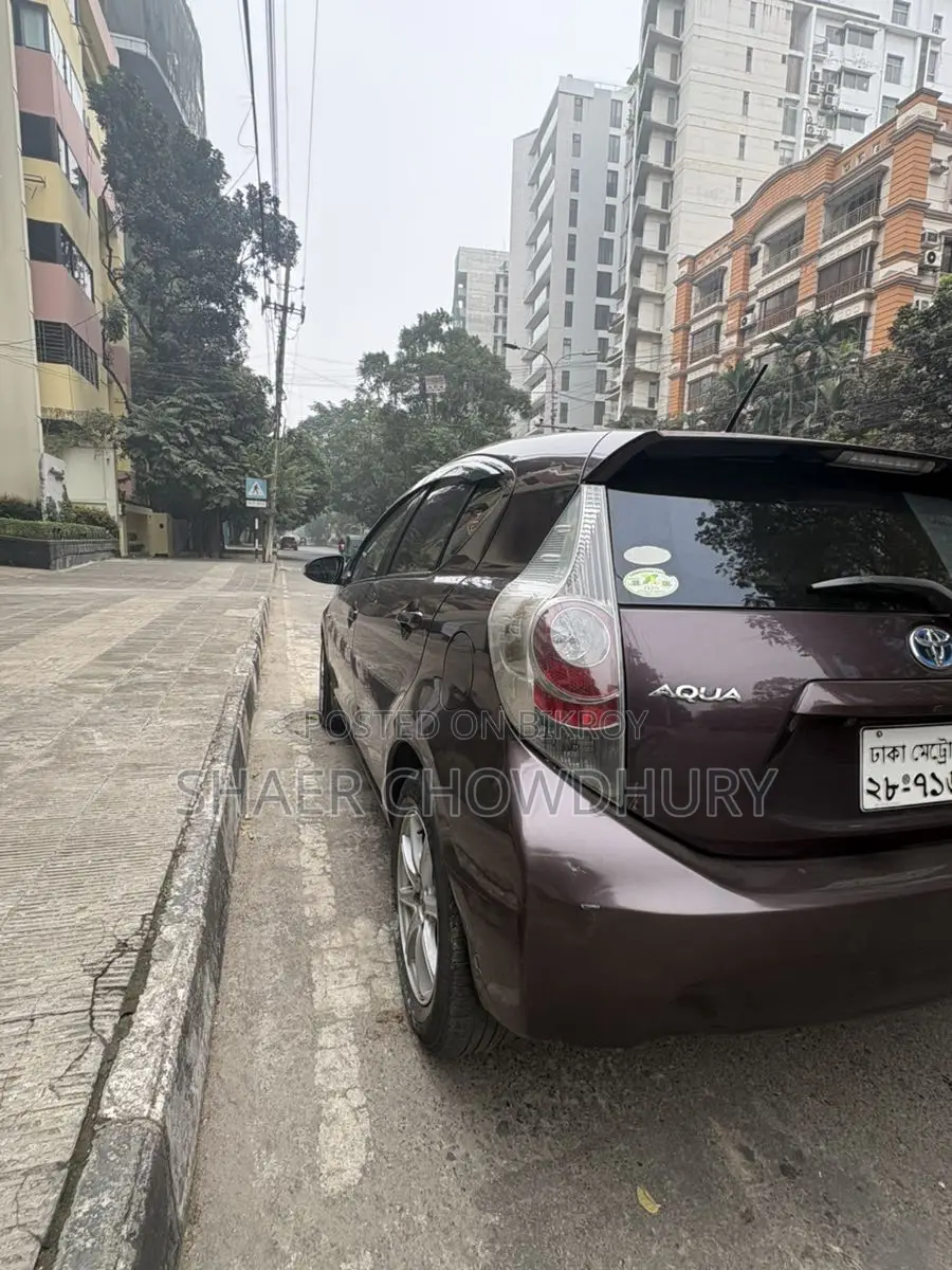 Toyota Aqua 2014 Maroon