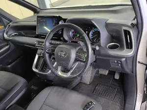 Toyota Noah S-G PKG HYBRID 2022