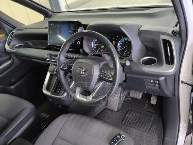 Toyota Noah S-G PKG HYBRID 2022