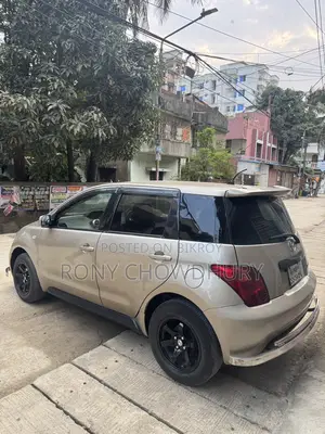 Toyota ist 2004