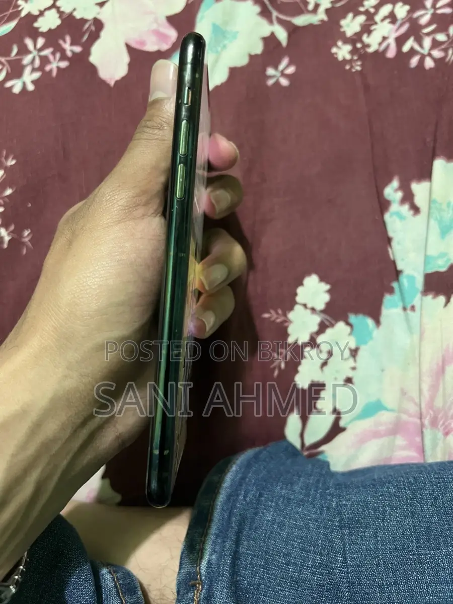 Apple iPhone 11 Pro Max i phone (Used)