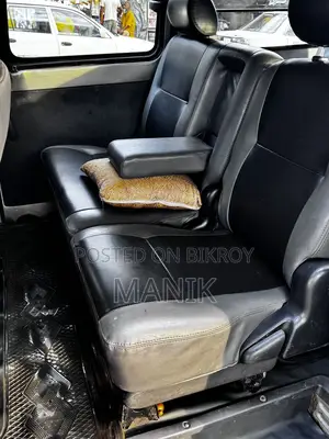 Toyota Noah 2004