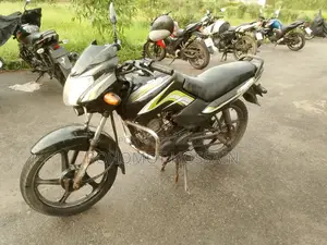 TVS Metro 2015