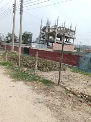 সেক্টর-১৭/ডি-তে ৬০ ফুট রাস্তার পাশে ৬ কাঠার নর্থ ফেস প্লট