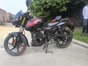 Bajaj Pulsar 150 . 2022
