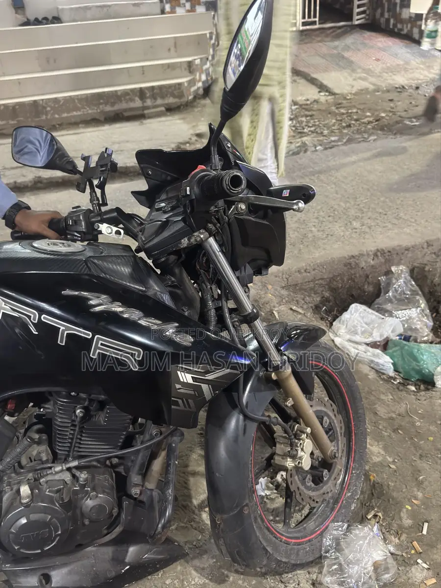 TVS APACHE RTR 150 . 2019