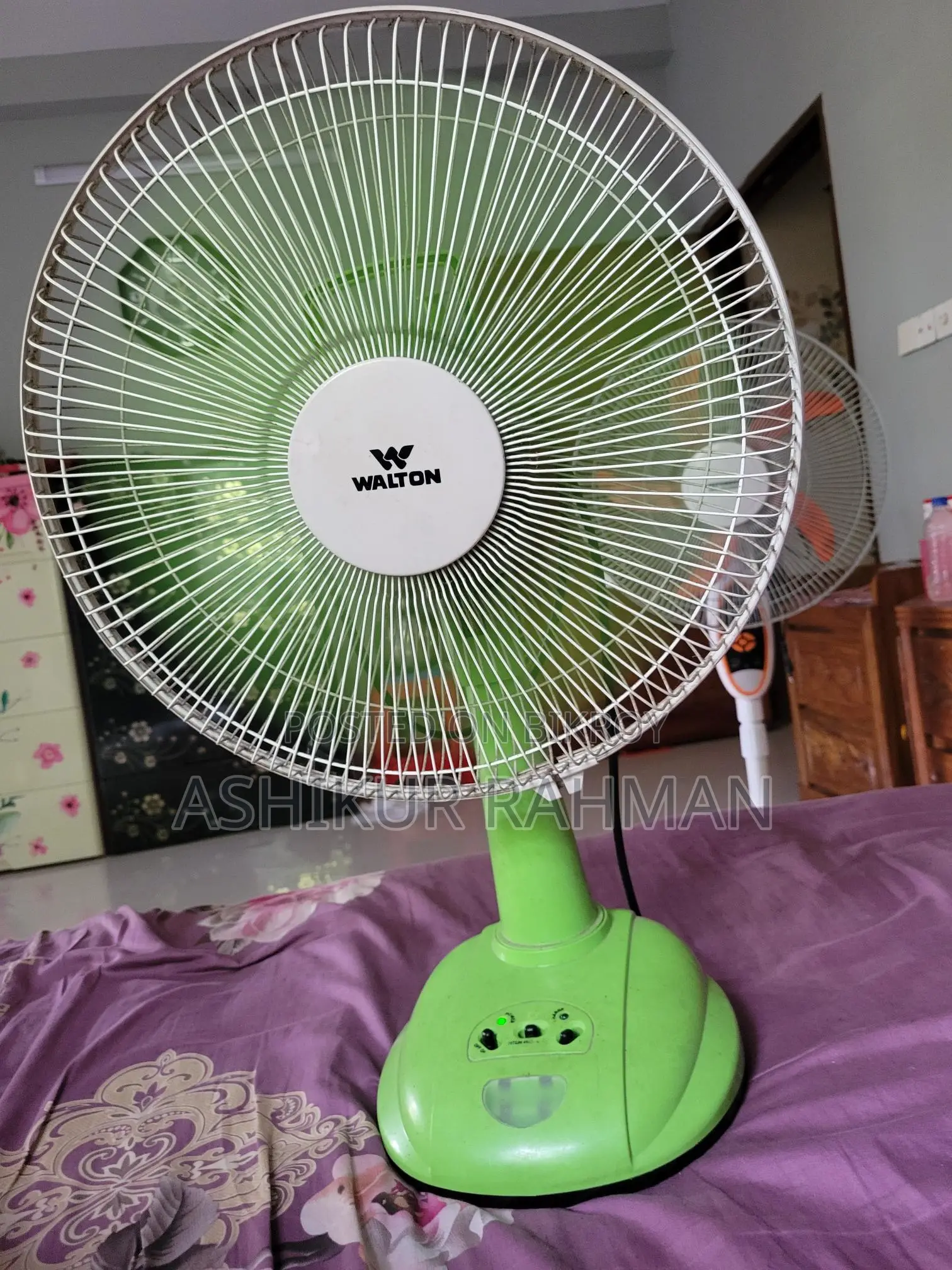 Walton 14-inch Rechargeable Table Fan
